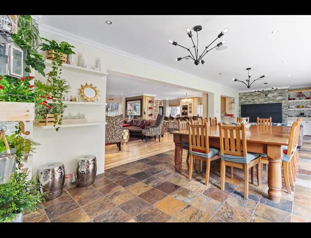 5 BEDROOM HOUSE FOR SALE IN BRYANSTON